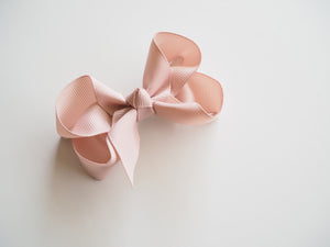 Snuggle Hunny Kids - Nude Clip Bow - Small Piggy Tail Pair